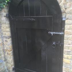 Curved garden door, Carpenter in Kent and Dartford